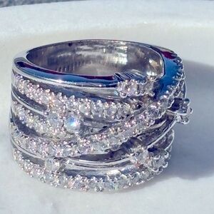 CZ size 7 - dripping w Stones. 💎💎💎